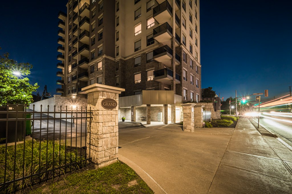 002-223 Erb Street West, Waterloo, ON NIGHT-5013_m